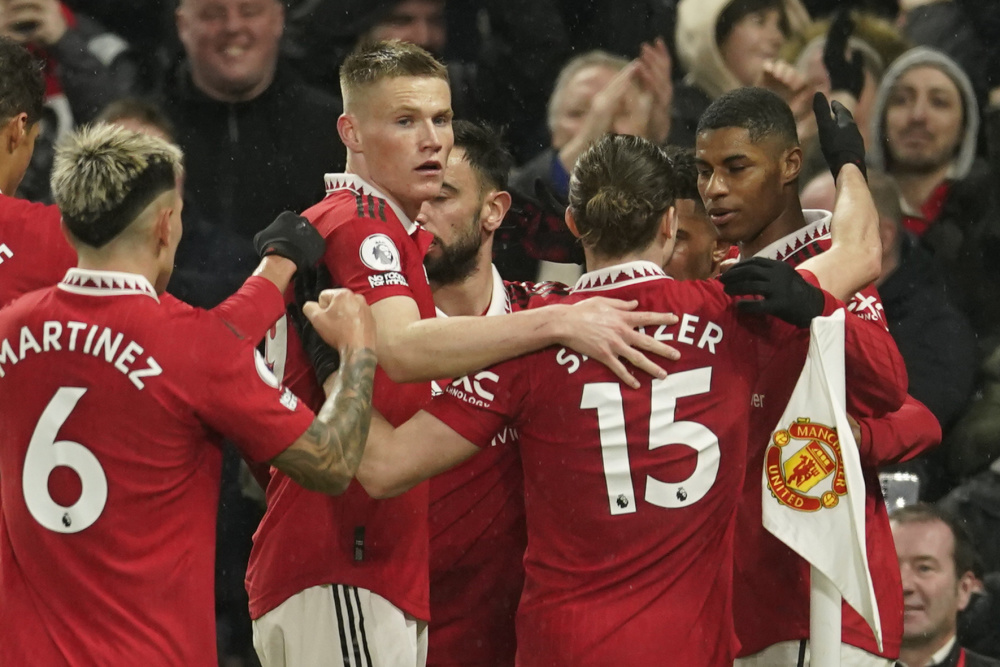 年容国团首 年容国团首